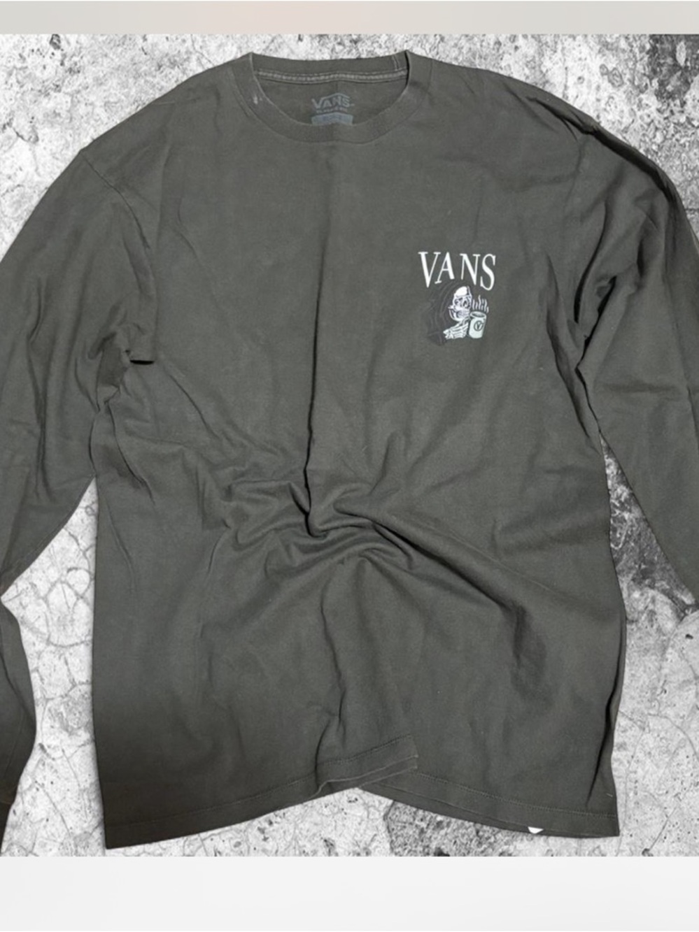Vans Long Sleeve Tee with Cabin Fireplace Skull Graphic Men’s Medium - Picture 2 of 5